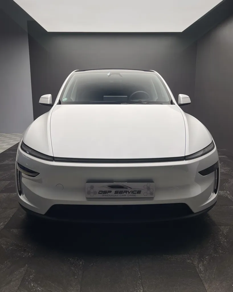 Protéger sa Tesla model Y grâce à la pose de film de protection PPF chez DSP Service à Le Mans
