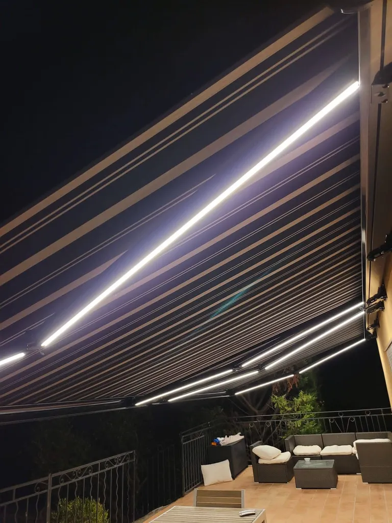 Réalisation de store banne coffre sur mesure à Apt