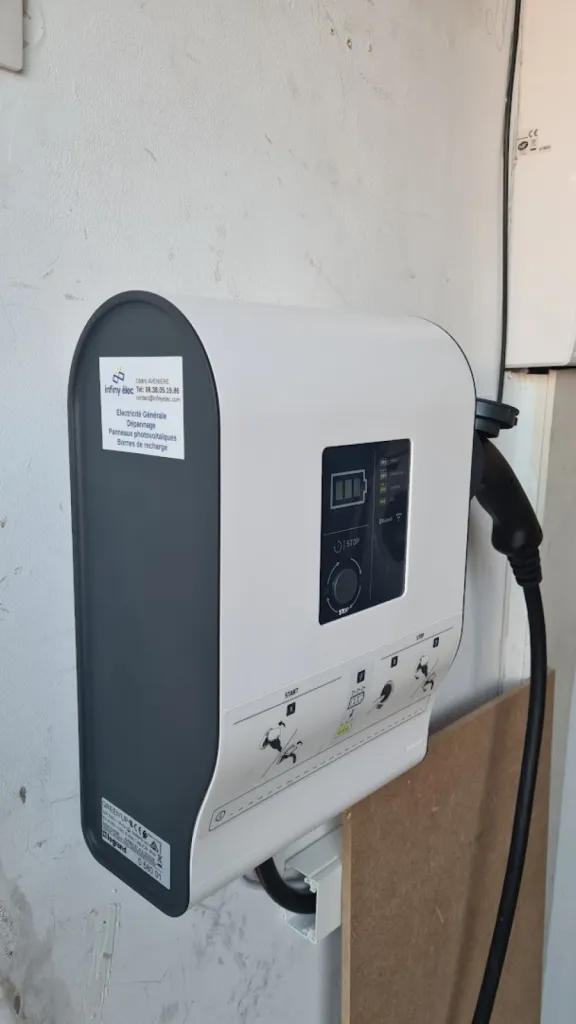 Borne de recharge LEGRAND à Pérols