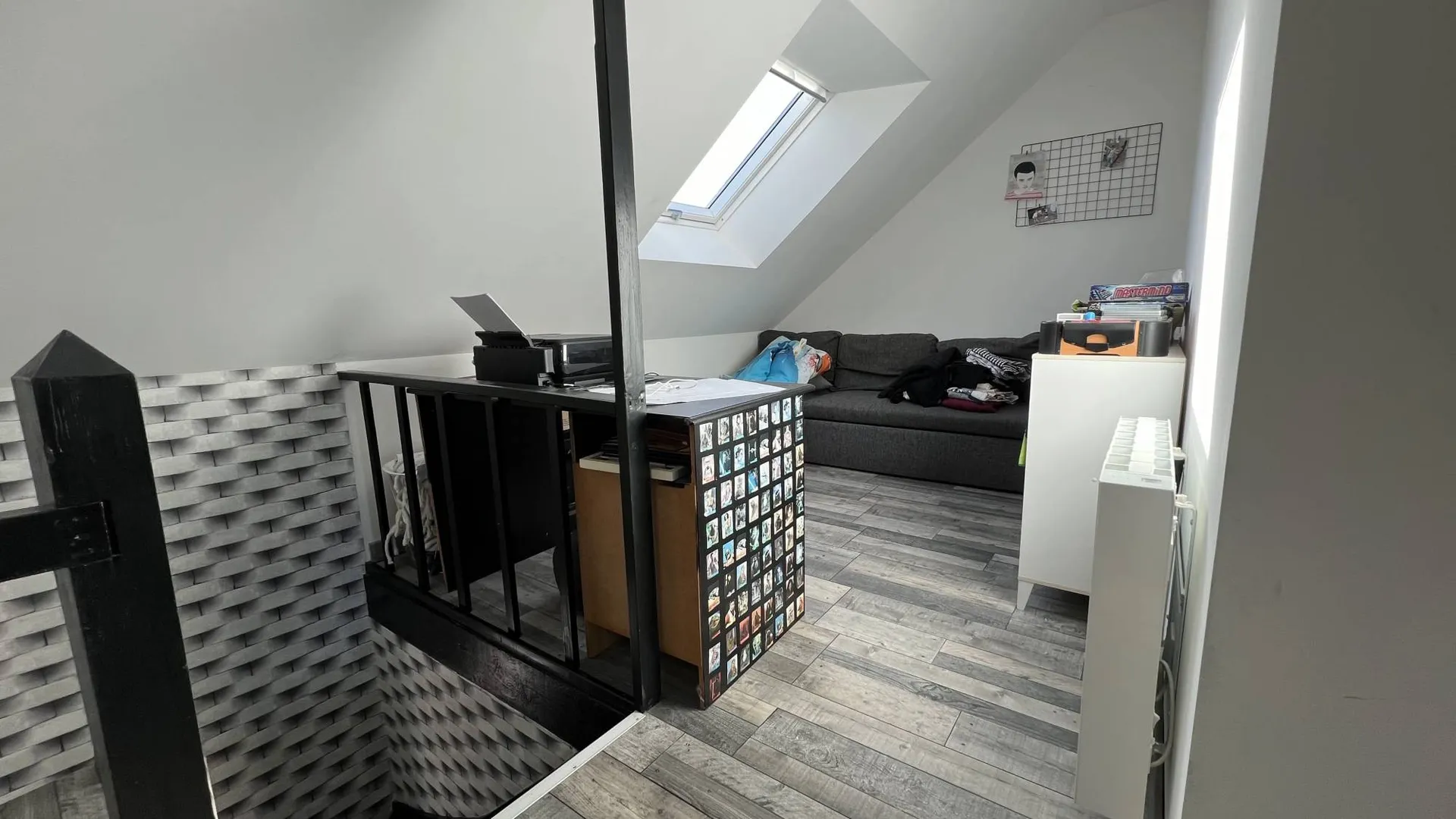 A vendre Charmante maison de ville 120m² avec 5 chambres, bureau, garage, terrasse, jardin clos 260m² et sous-sol complet, emplacement recherché centre-ville de Eu 76260.