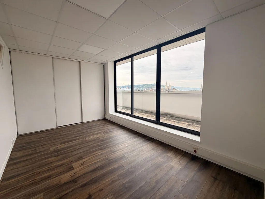 BUREAUX ROUEN - 95 m2 - 5 331 € charges comprises