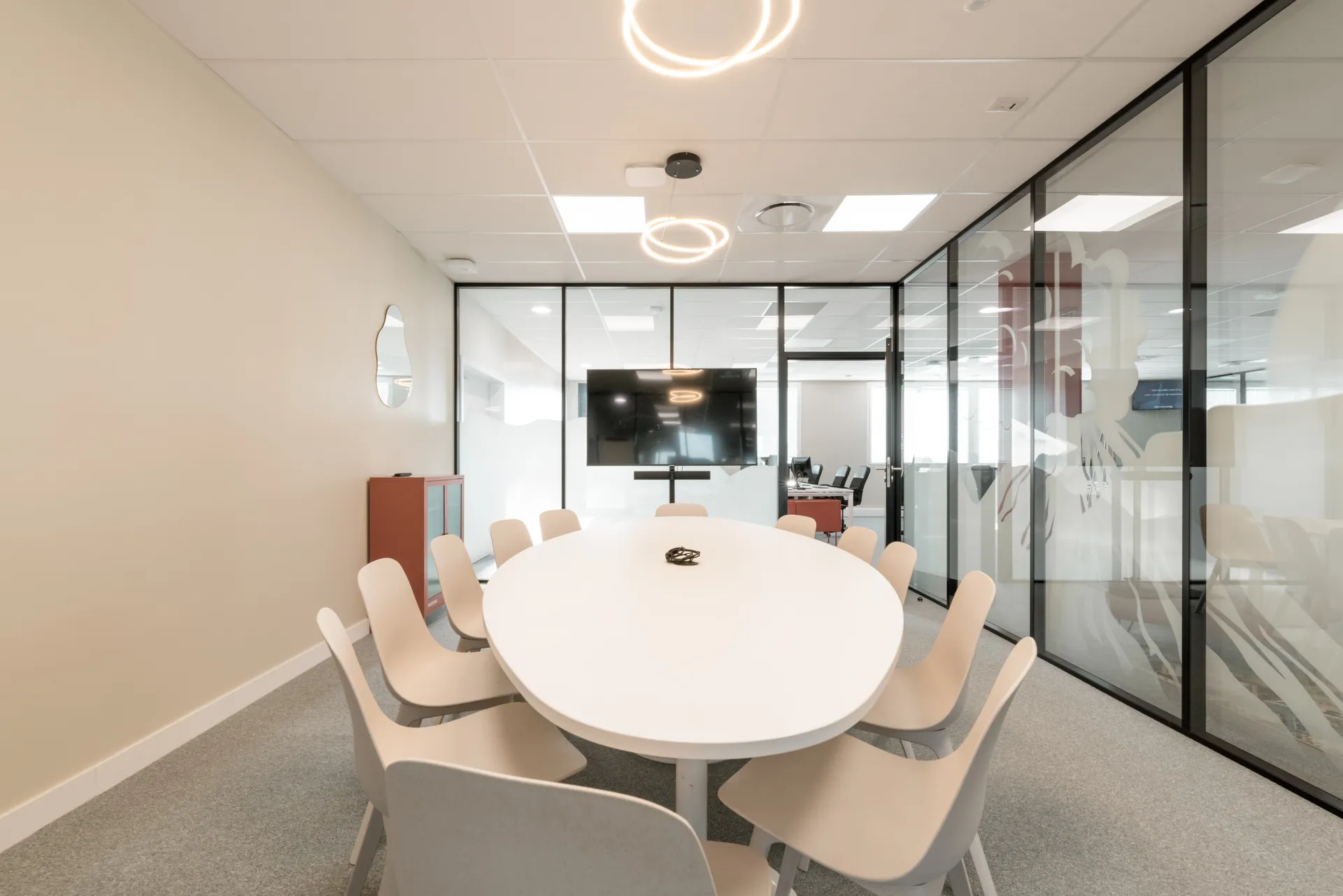 Espace de bureaux écoresponsable avec mobilier durable à Pessac – Bordeaux Inno Campus