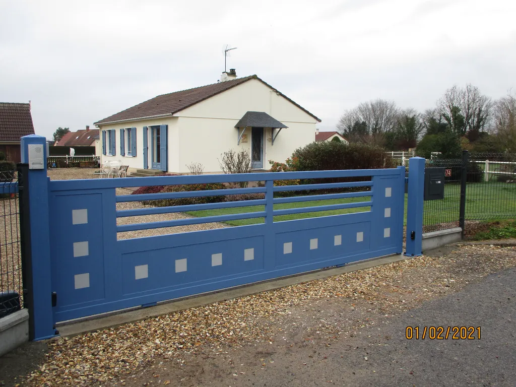 Pose de Portails Coulissants en Aluminium Motorisés, Design Contemporain Sur-Mesure à Le Havre en Seine-Maritime 76 et Harfleur