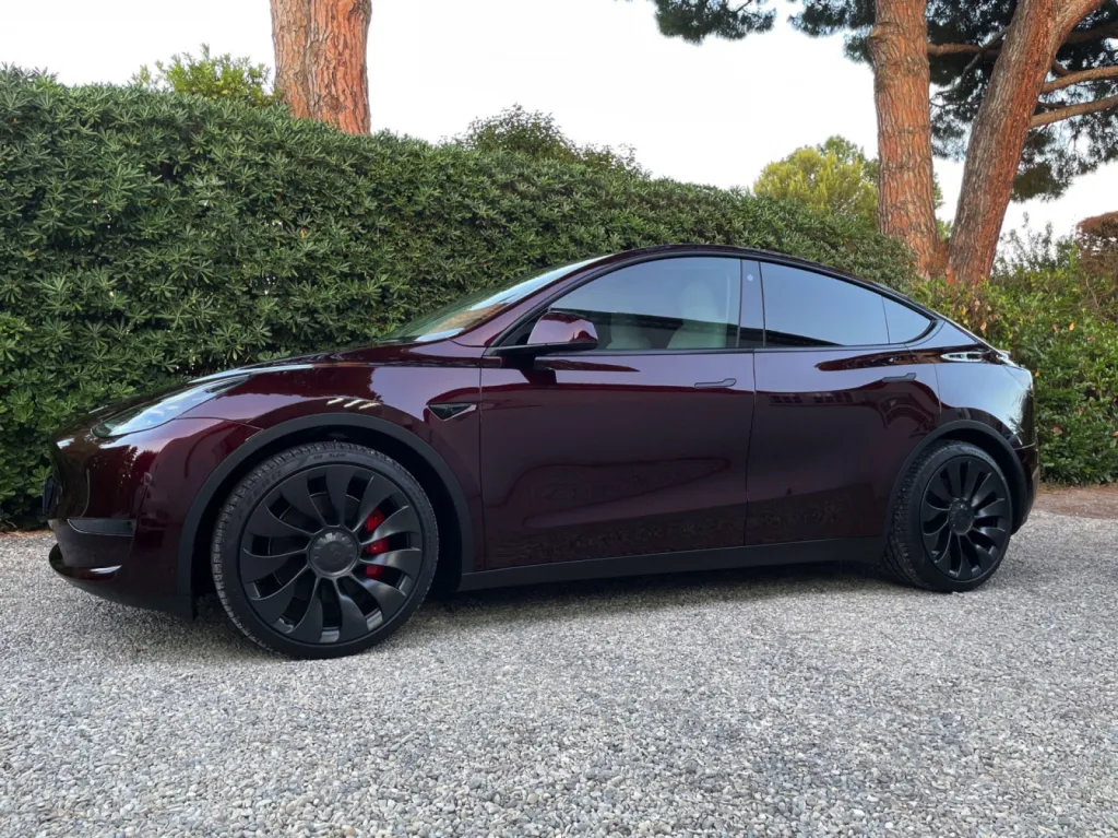 Protection XPEL PPF tesla Y Midnight Cherry Red à Antibes sur la Côte d’Azur 