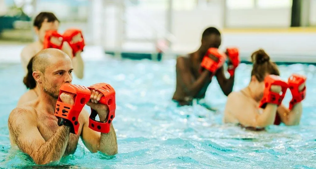 Aqua Boxe près de Bordeaux - Cardio et énergie dans l'eau chez Aquafit