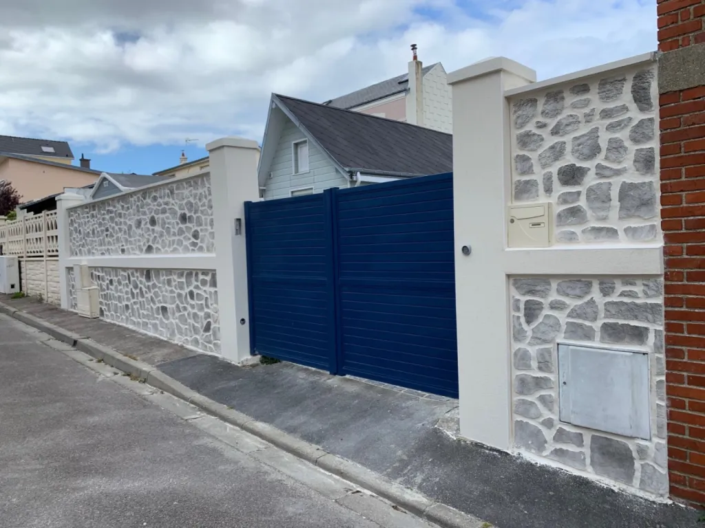 Spécialiste RGE sur Le Havre 76 dans le ravalement projeté aspect pierre