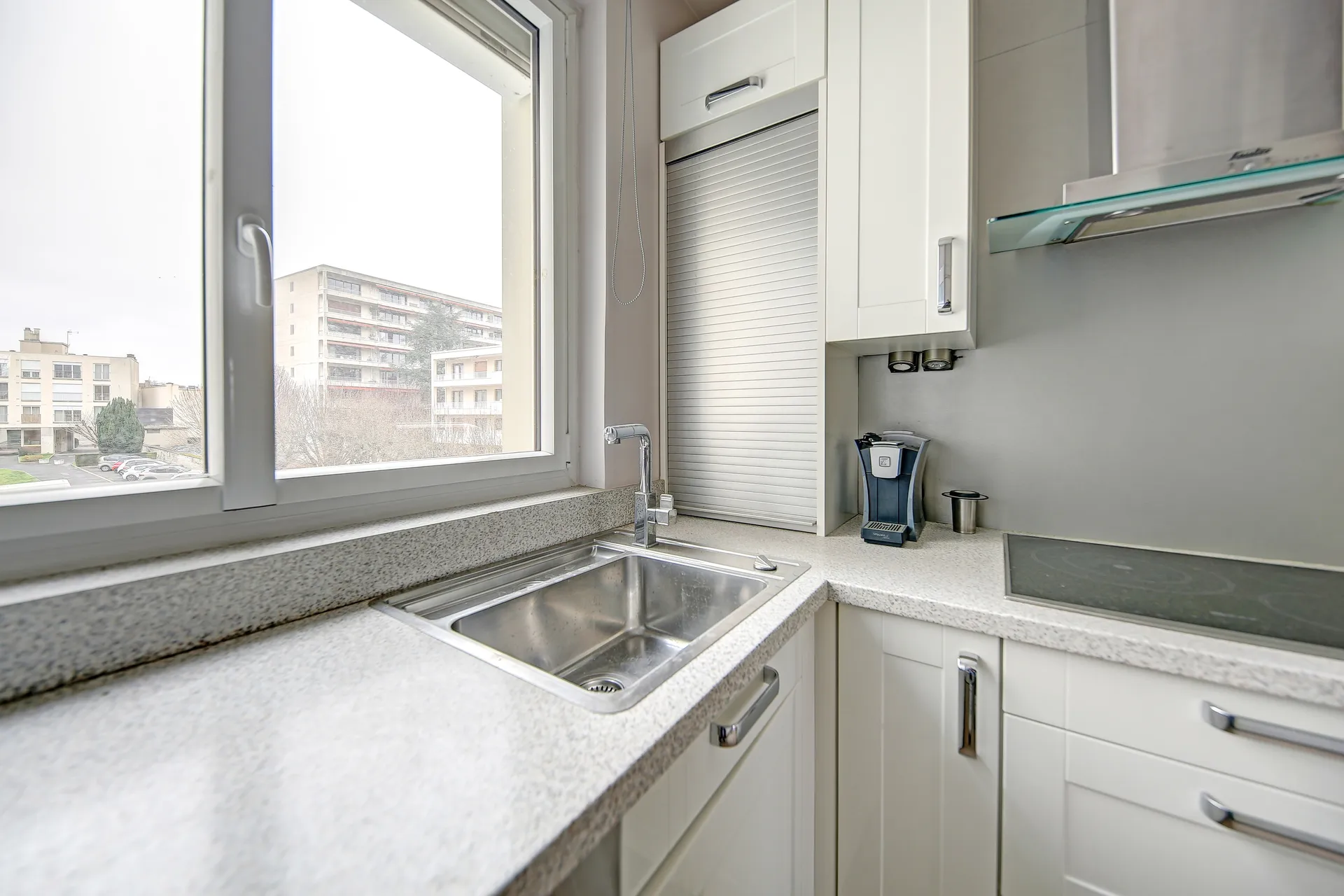 A vendre en exclusivité un grand appartement de 3 chambres avec balcon dans Saint Germain en Laye en centre