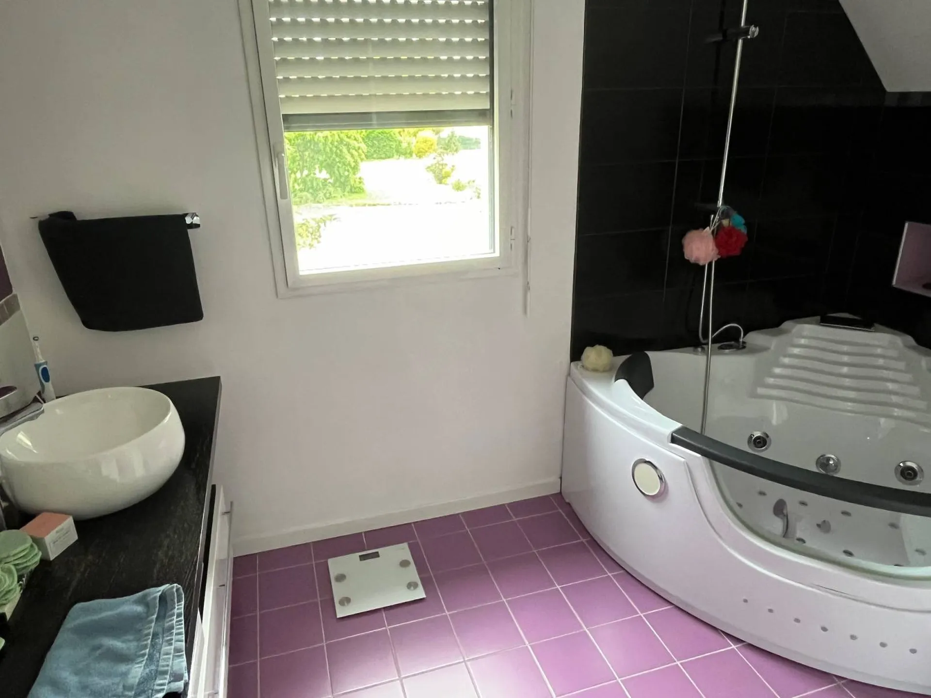 Pavillon contemporain de 2008, à vendre, en excellent état avec vue dégagée, 76480