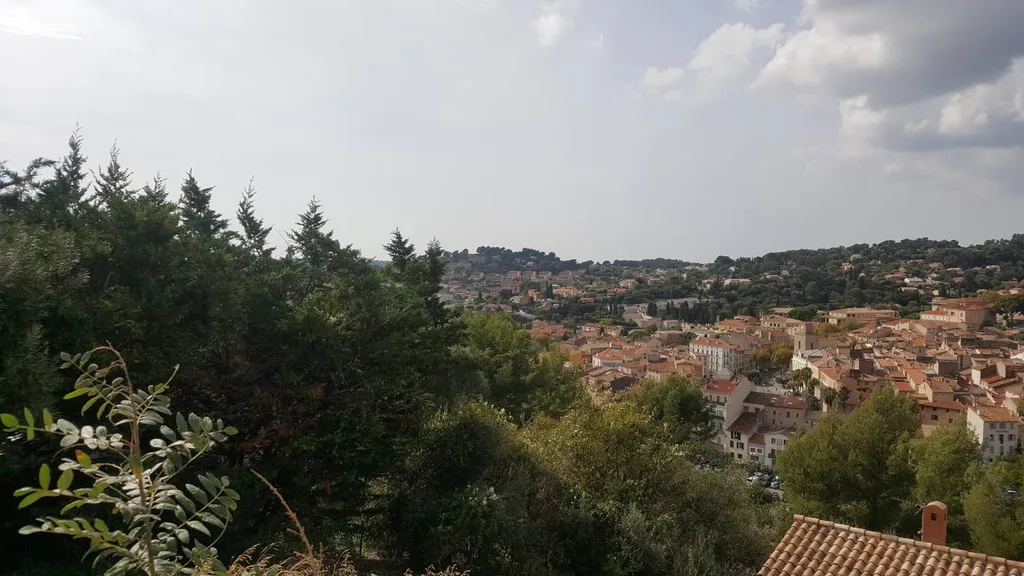 A proximité de TOULON