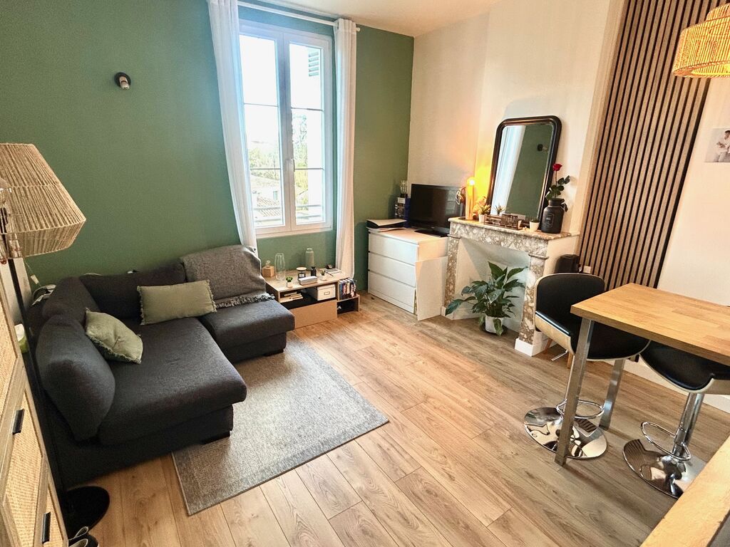 Joli T2 rénové dans immeuble en pierre Bordeaux Caudéran, Parc Bordelais