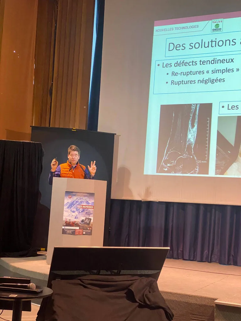Docteur Julien Beldame, chirurgien orthopédiste à l'ICP Paris, intervenait au congrès du GECO