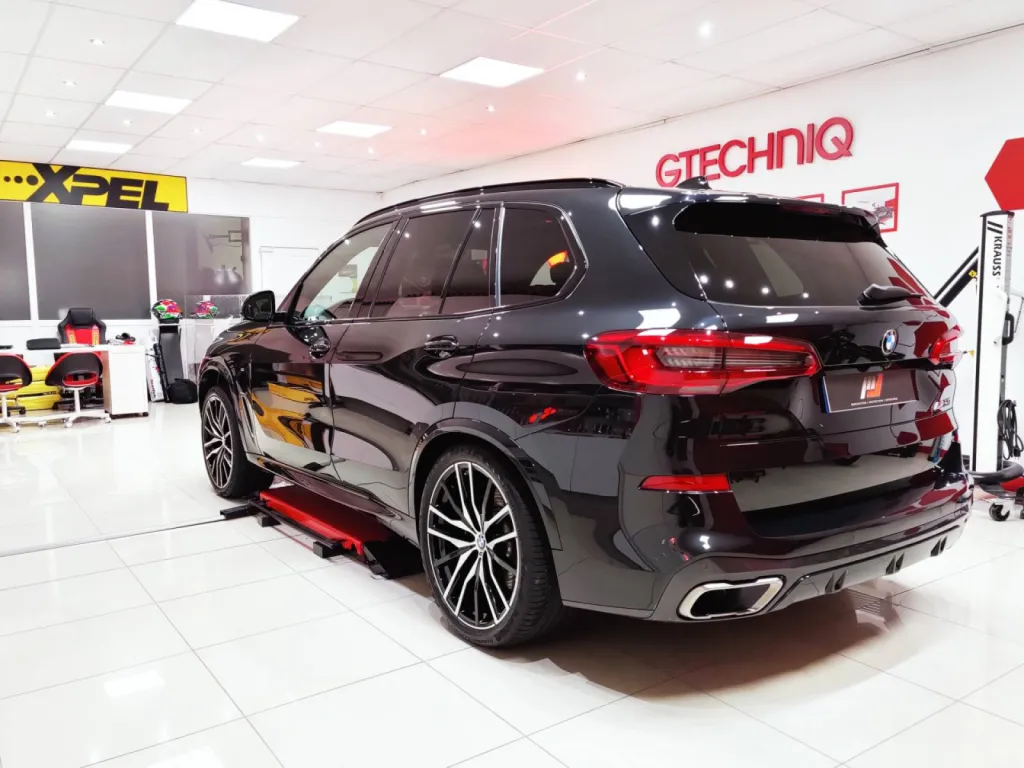 BMW X5 M50D - PROTECTION CERAMIQUE INTEGRALE GTECHNIQ A LILLE