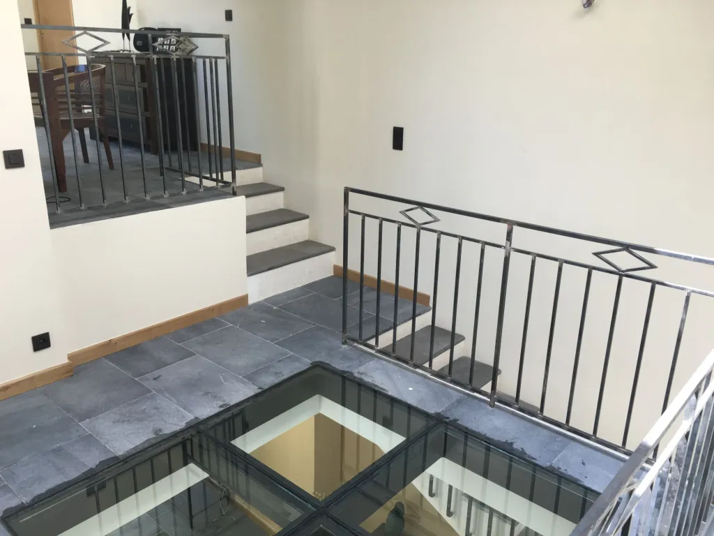 Plancher vitré en acier ou fer forgé pour rénovation à Eguilles