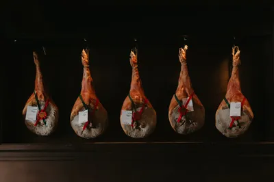 Comment conserver et déguster correctement vos charcuteries artisanales pour profiter pleinement des saveurs à Toulouse et Blagnac