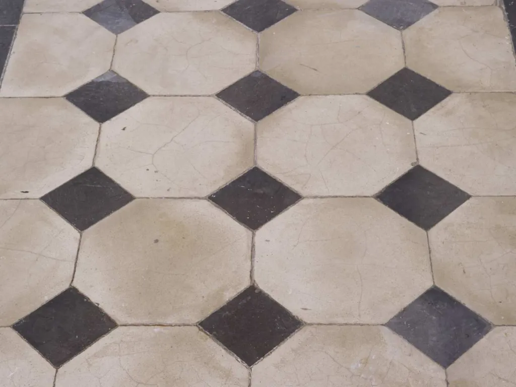 reportage photographique de la réhabilitation d'un hôtel particulier en logements carreaux de ciments préservés