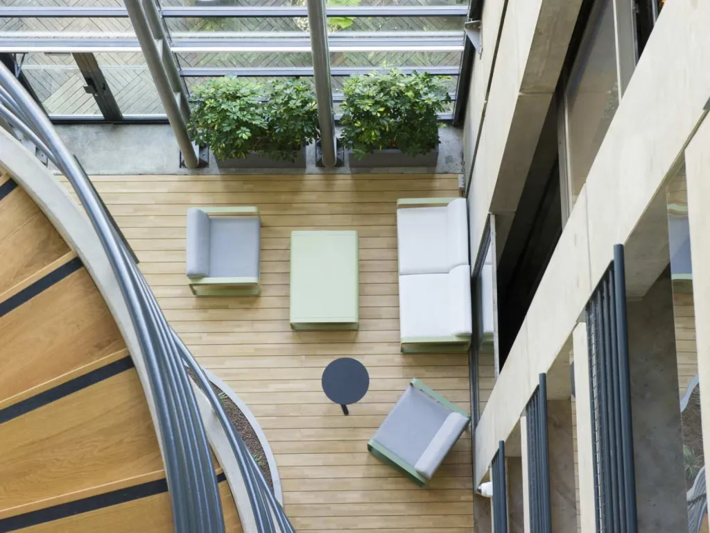 photographe d'agencement d'espaces intérieurs photo en plongée sur des espaces communs