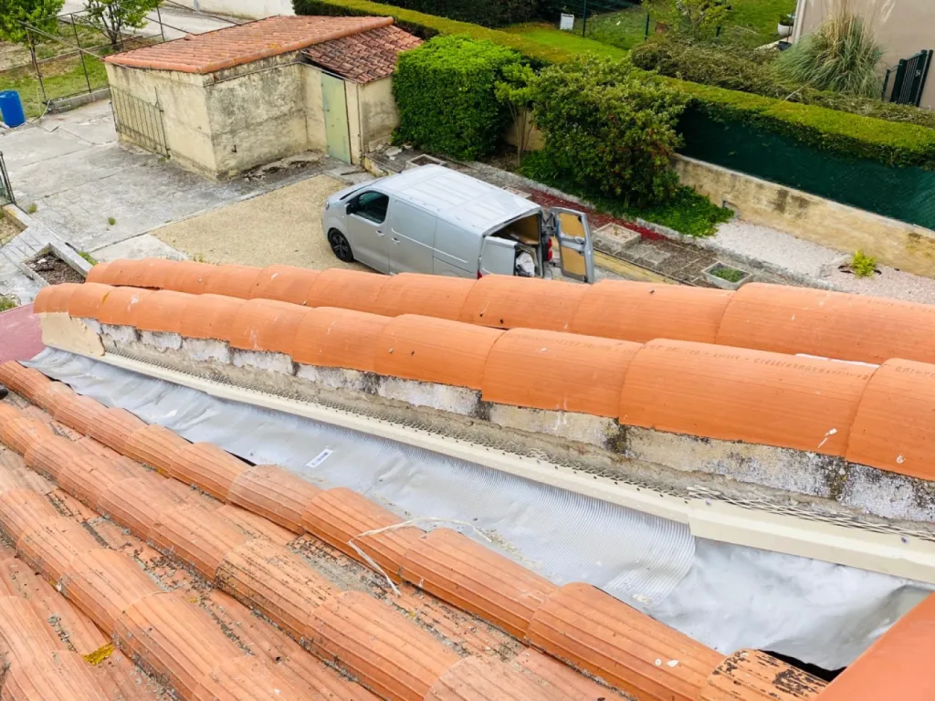 pose de solin en plomb sur martigues