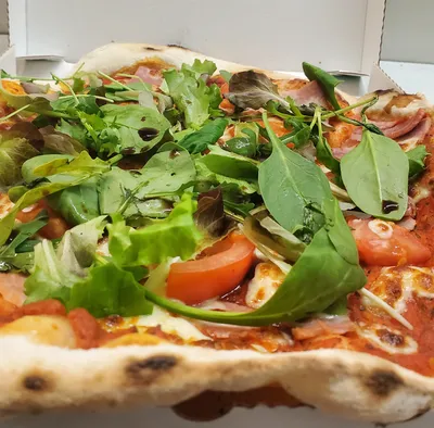 Pizza Fraicheur cuite au feu de bois à emporter en livraison le soir à Salon de Provence