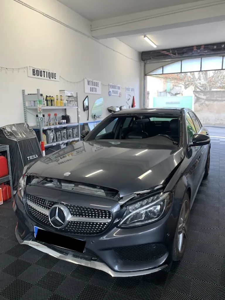 MERCEDES REMPLACEMENT PARE BRISE