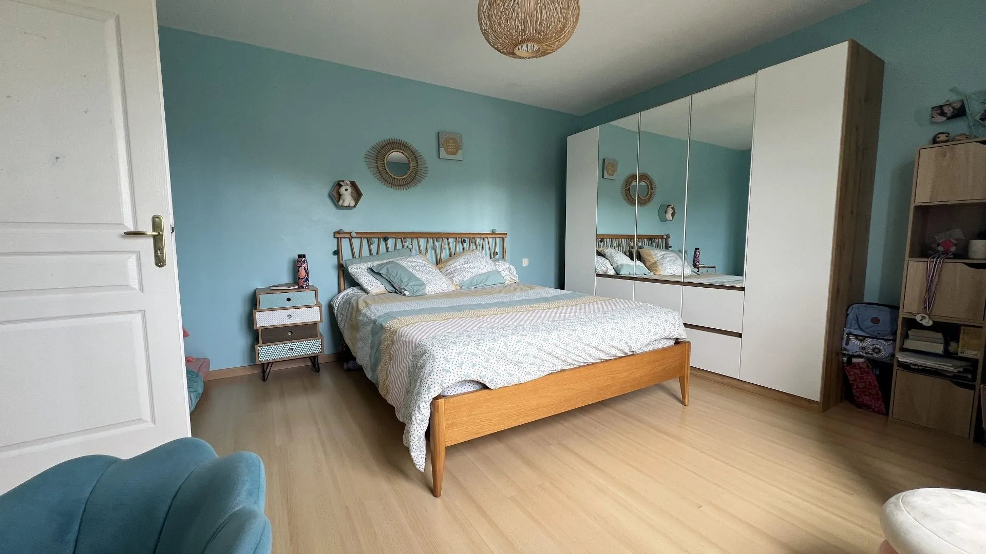 A vendre Maison familiale 2008 de 5 chambres avec garage double en sous-sol et jardin 900m², environnement calme proche Eu 76260 et littoral des Villes Sœurs