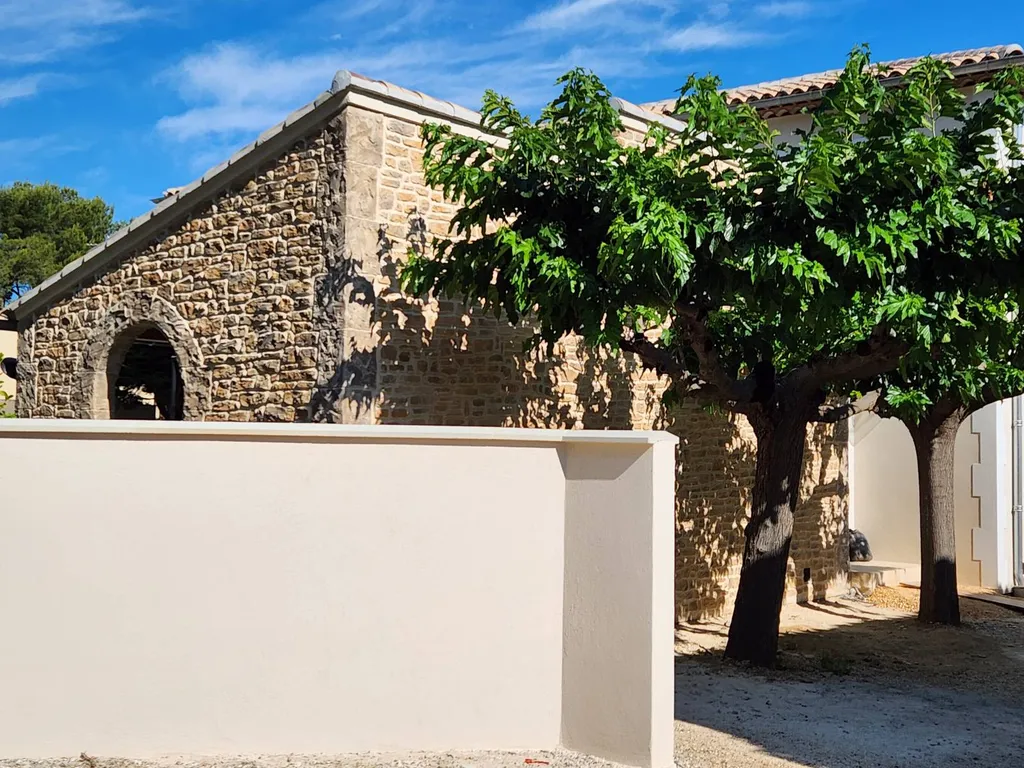 Devis rénovation crépi gratté façade à Toulon Var 83