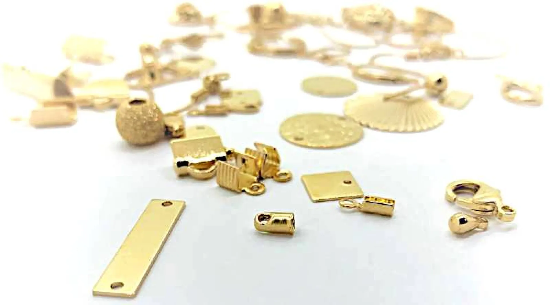 Vente d’apprêts plaqué or pour bijouterie fantaisie à Marseille