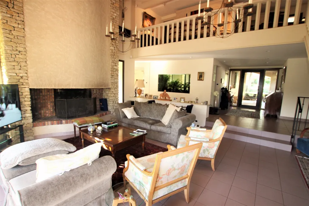 proche golf de Saumane-de-Vaucluse, maison provençale avec piscine    