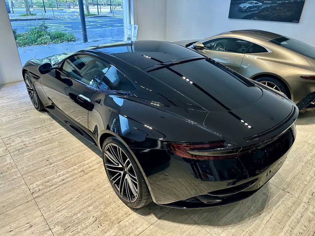 detailing protection carrosserie traitement céramique Aston Martin DB12 Lyon