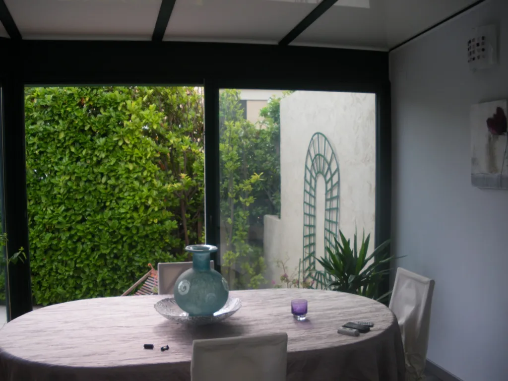 Véranda de couleur verte