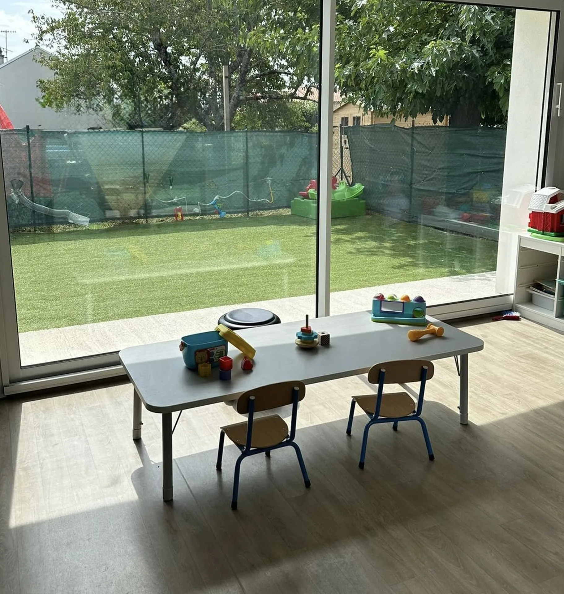 Confier votre enfant à la Micro-crèche Baby Love Senaous Escalquens experte en pédagogie bienveillante et éveil sensoriel