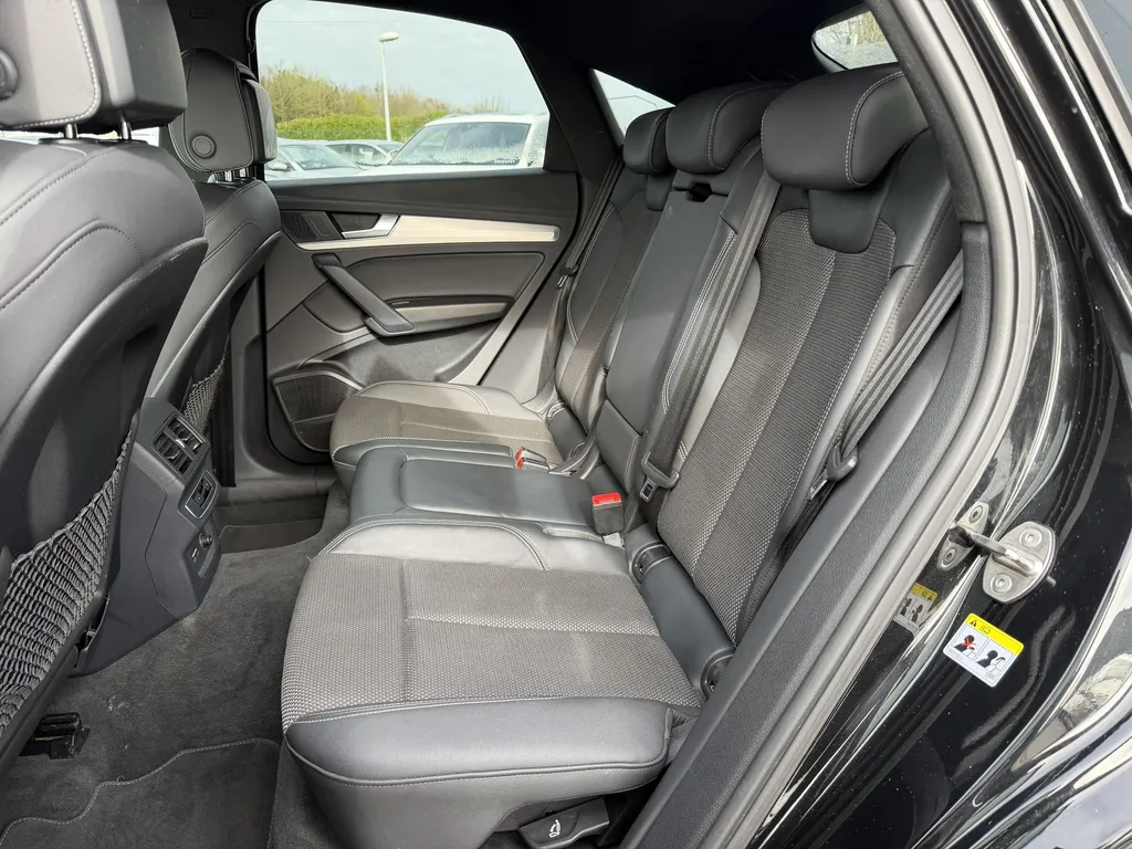 Audi Q5 Sportback d'occasion à vendre proche du Havre : SUV hybride S-Line performant chez Caudebec Automobiles Normandie