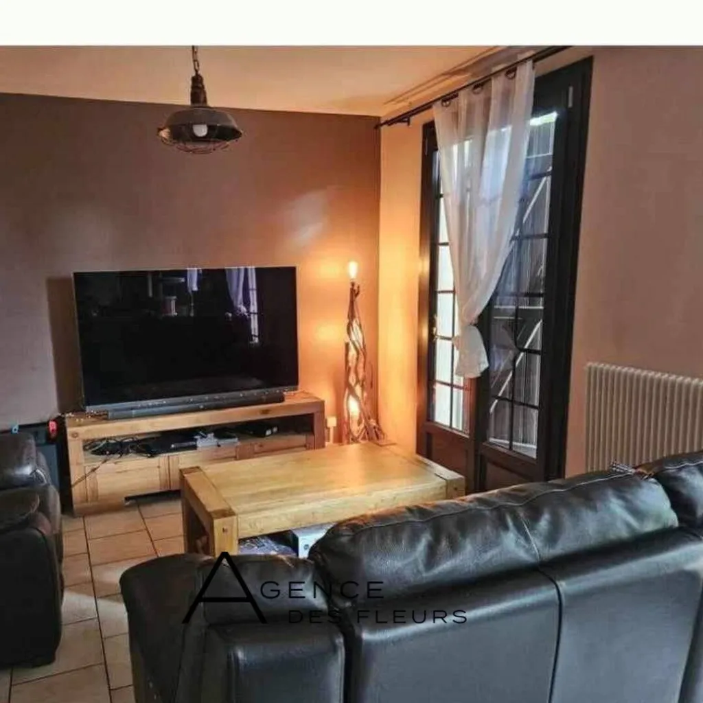 A saisir maison de 128 m² édifiée sur 500 m² de terrain sur la commune de ELBEUF 76500