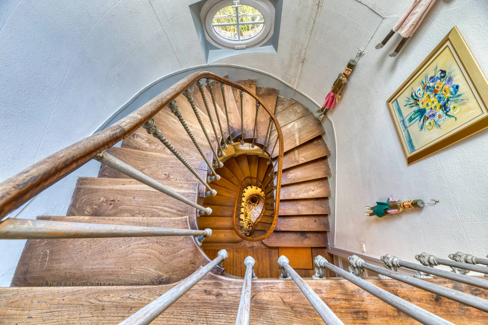 Vends Maison de maître : un écrin de verdure à quelques pas de la ville.