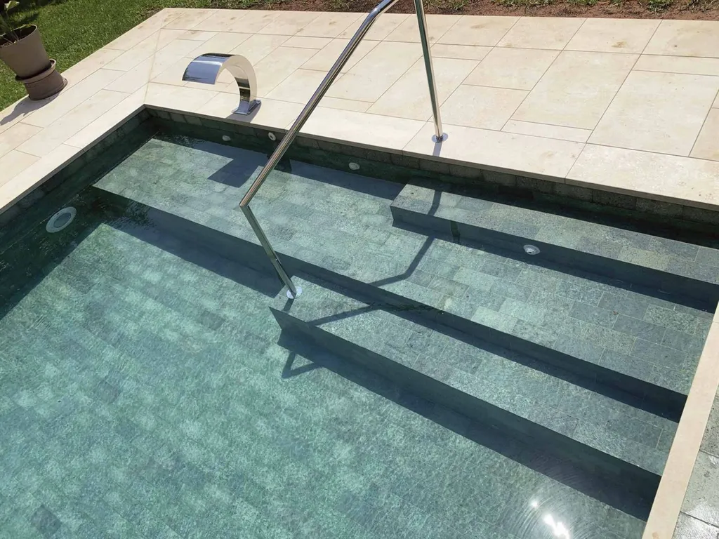 PIERRE DE BALI SUKABUMI SUR LUNEL - 34 - HERAULT