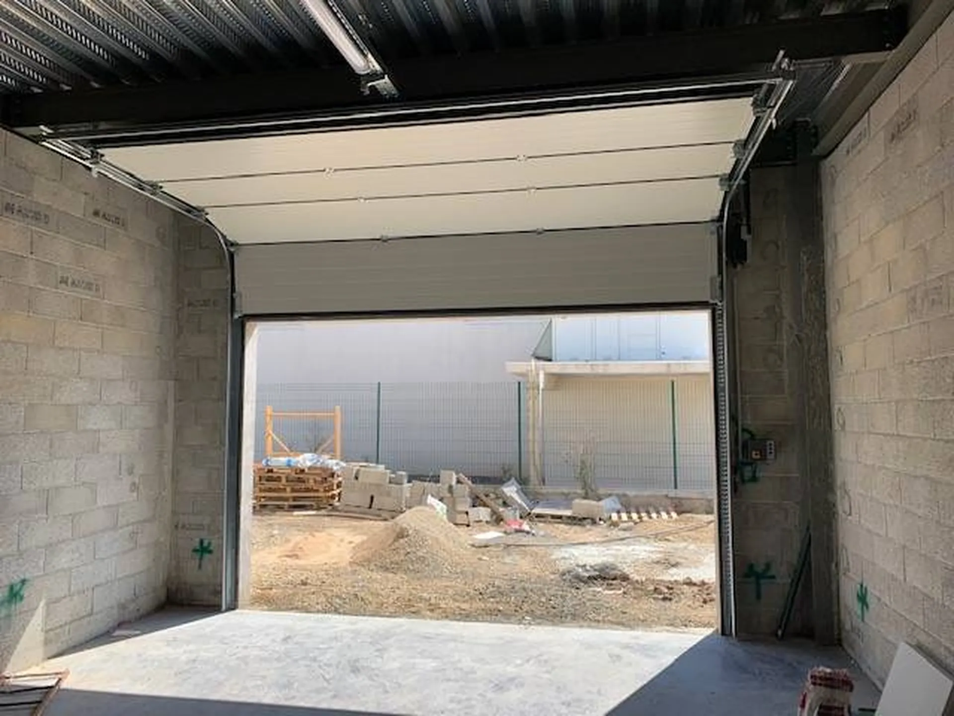 Réparateur CAME agréé pour porte de garage sectionnelle qui ne s'ouvre plus