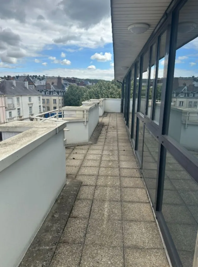 BUREAUX ROUEN - 97 m2 - 5 280 € charges comprises