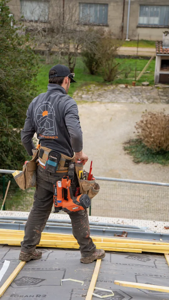PLM Frères: Artisan charpente couverture zinguerie Toulouse et ses environs
