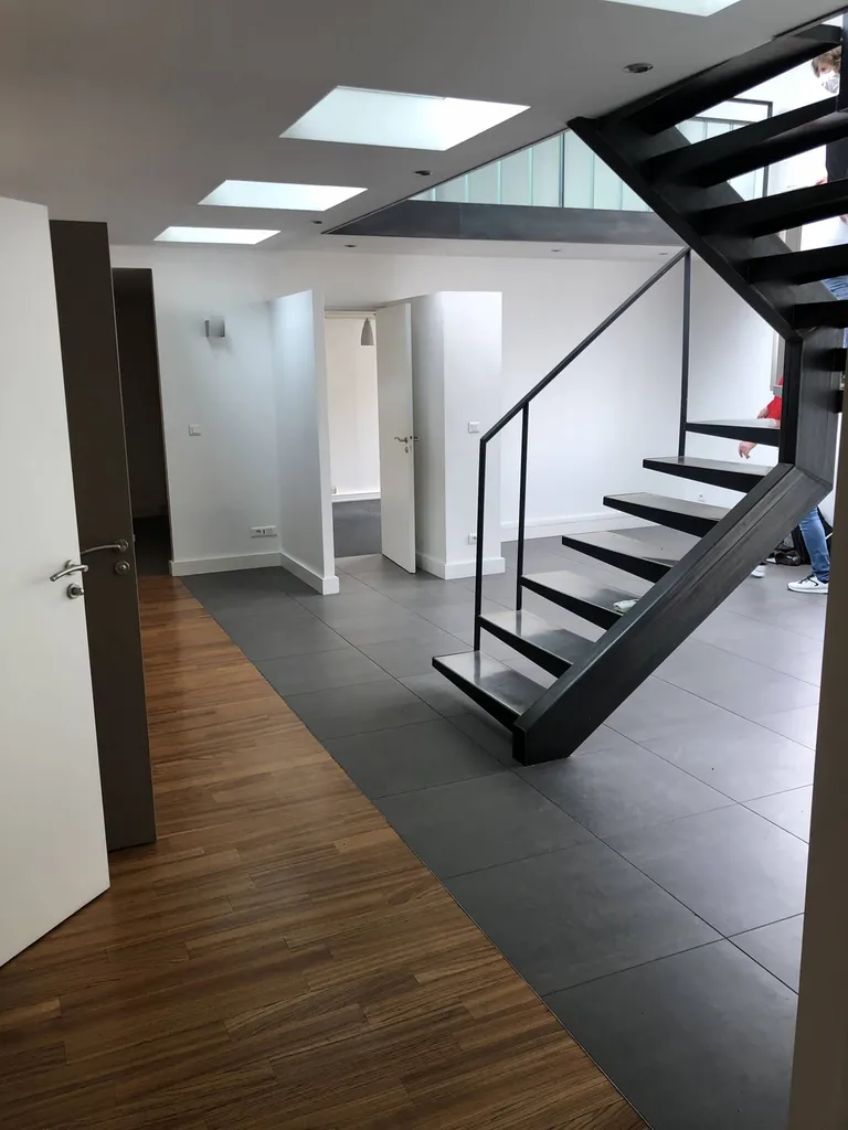 Réhabilitation d'un local professionnel en un logement atypique type loft sur Croix-Rousse