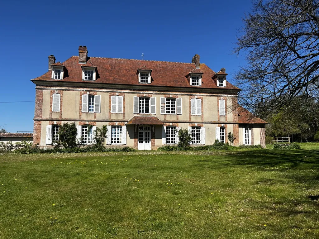 En vente, Propriété du XVIIIème siècle et ses dépendances, sur 2 hectares de terrain, proche de Cormeilles 27260