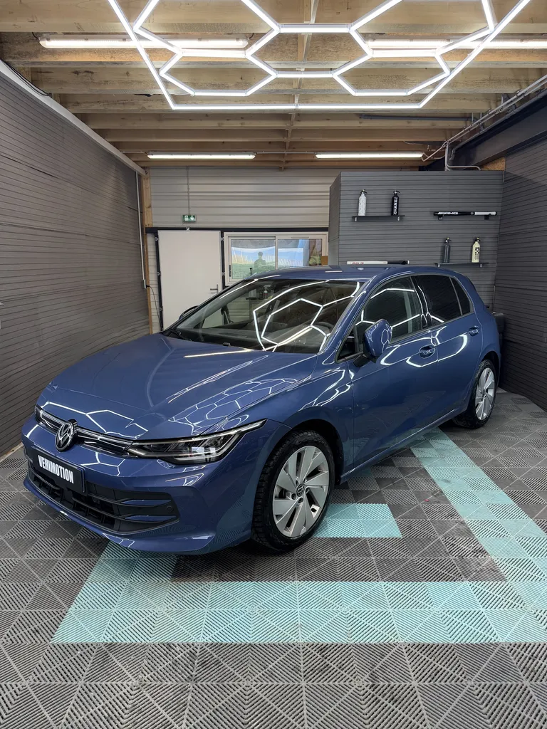 VOLKSWAGEN GOLF 8 eTSI / GARANTIE VW 2028 / DSG7 / GRAND ECRAN / CARPLAY