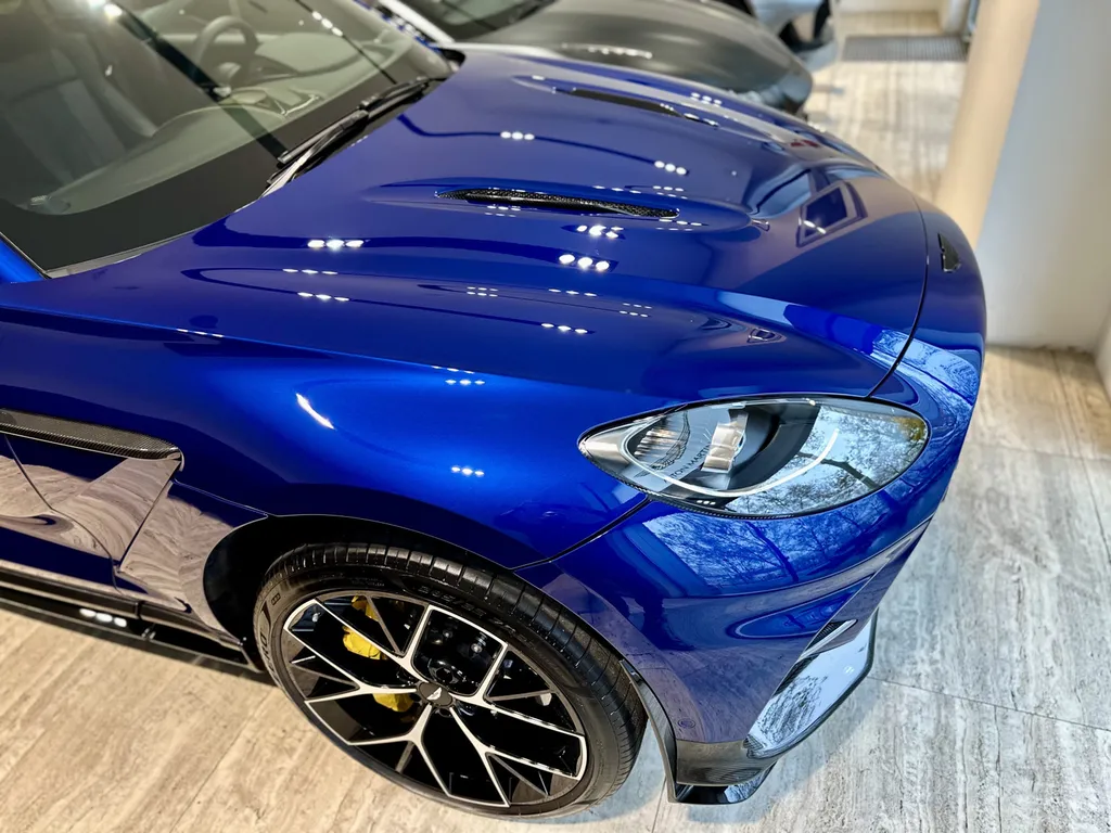 Traitement céramique Aston Martin DBX proche Brignais 