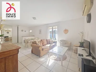 Séjour lumineux – Maison familiale avec pièce de vie spacieuse à Blanquefort.