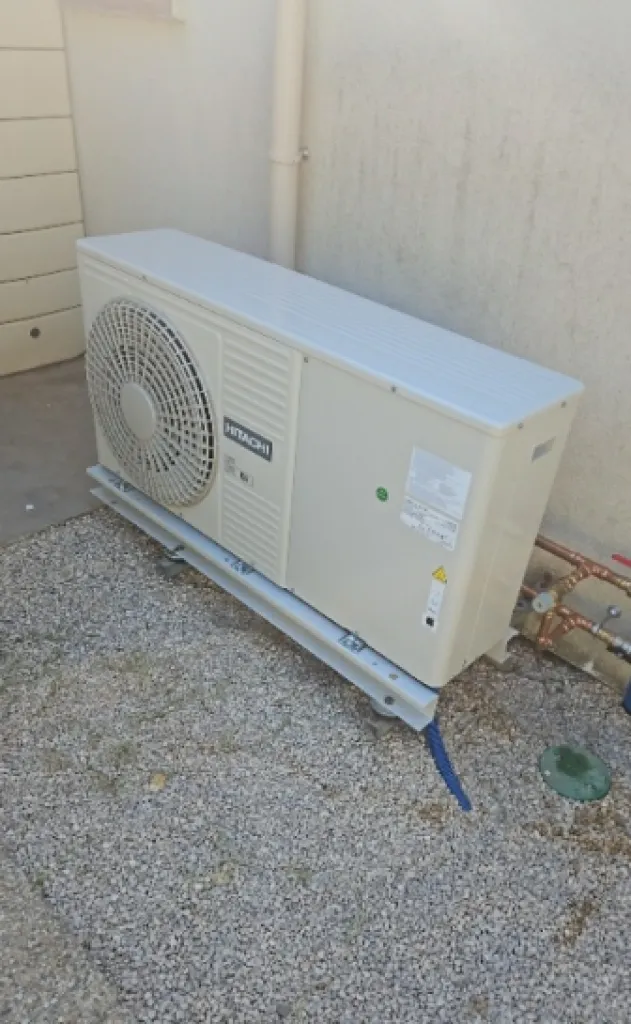 Installation d'une pompe à chaleur air air Hiatchi à La Ciotat dans les Bouches du Rhône