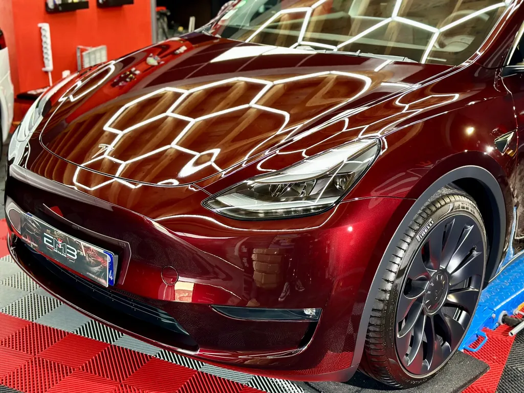 detailing auto Lyon traitement céramique protection PPF face avant contre les rayures Tesla model Y Lyon 