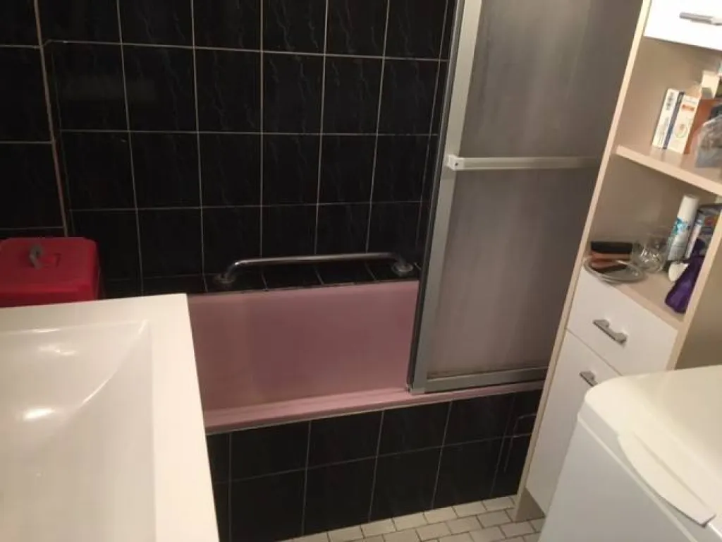 Remplacement de baignoire par douche sécurisée pour sénior à Miramas, Bouches du Rhône (13)