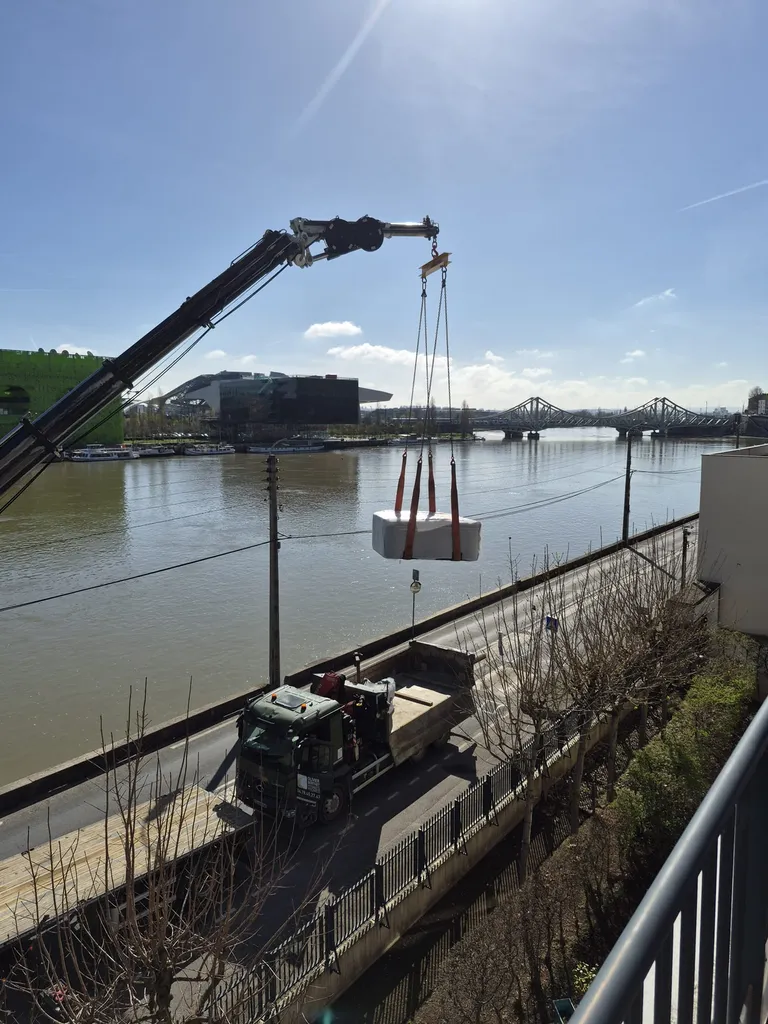 Aménagement terrasse, pose spa, grutage spécialisé et structure sur mesure à La Mulatière près Lyon