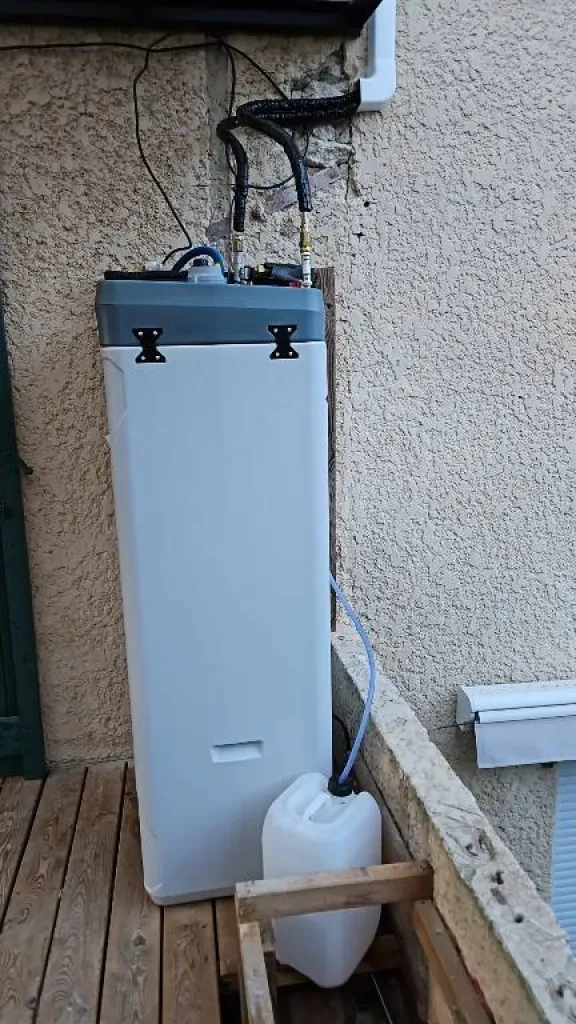Chauffe-eau solaire Helio France Calysse en 300L installé par Provence Energie Solaire Services à La Ciotat