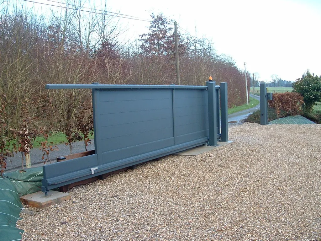 Installation de Portail en aluminium coulissant ou autoportrant élégant et contemporain à Bernay dans l'Eure 27 et ses Alentours