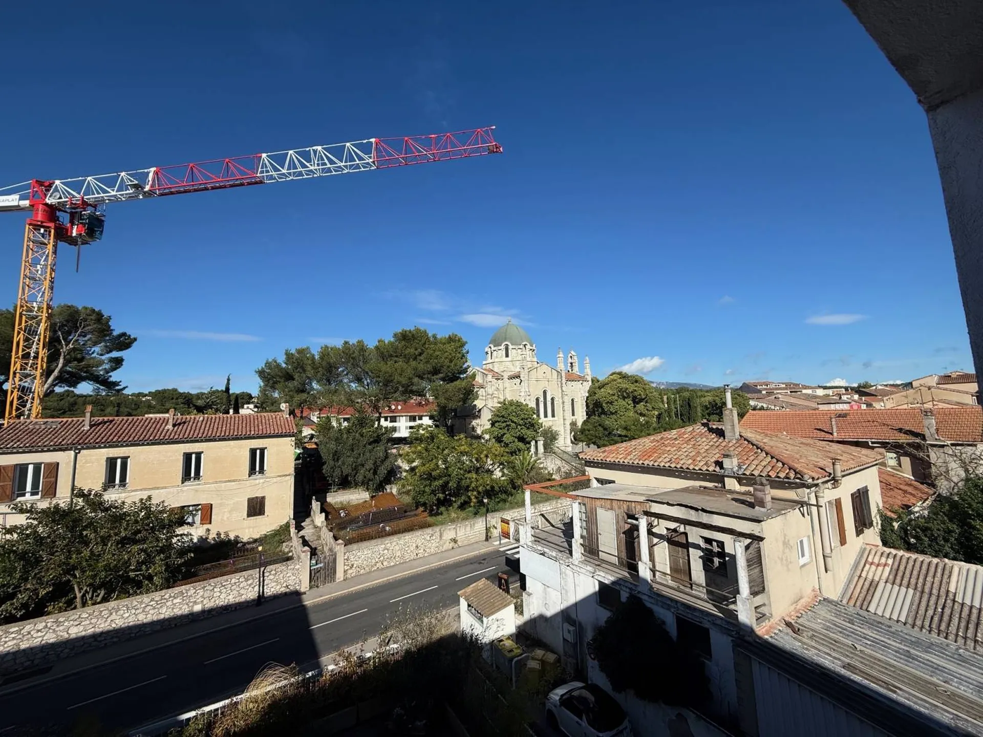 Vue dégagée pour ce Type 2 en vente à La Bédoule