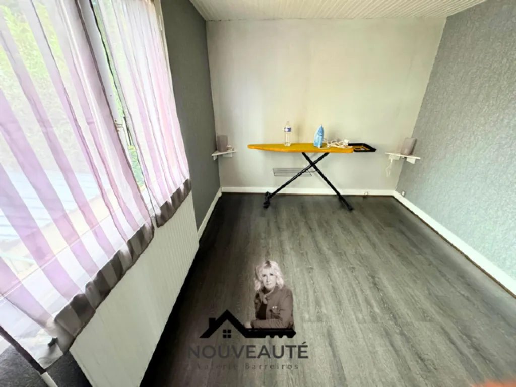 A vendre charmante maison traditionnelle de 100 m² édifiée sur un terrain de 411 m² sur la commune de ELBEUF 76500